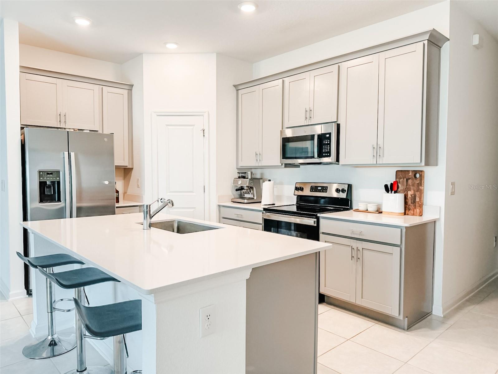 Residential in GROVELAND