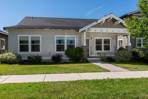 1550 Nw Kingwood Ave, Redmond, OR, 97756-7752 | Card Image