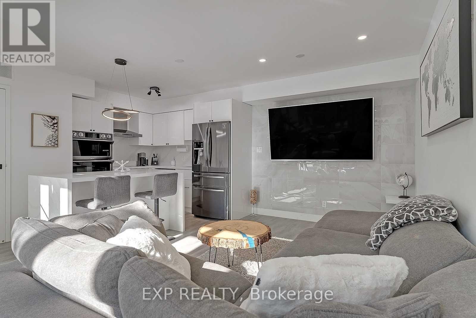 Residential in Toronto (Niagara) 5