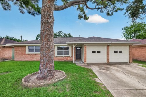 7415 Troulon Dr, Houston, TX, 77074-4519 | Card Image