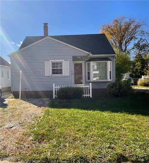 276 E 317th St, Willowick, OH, 44095-3542 | Card Image