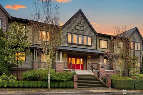 c213-1736 10th Ave Ne, Issaquah, WA, 98029-5422 | Card Image