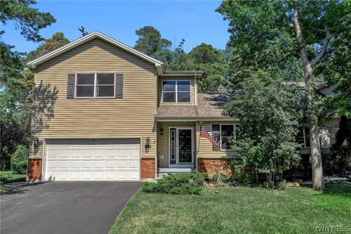 1620 Old Manor Dr, Derby, NY, 14047-9765 | Card Image