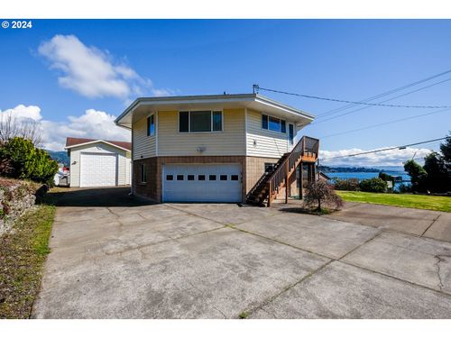 1216 Garibaldi Ave, Garibaldi, OR, 97118 | Card Image