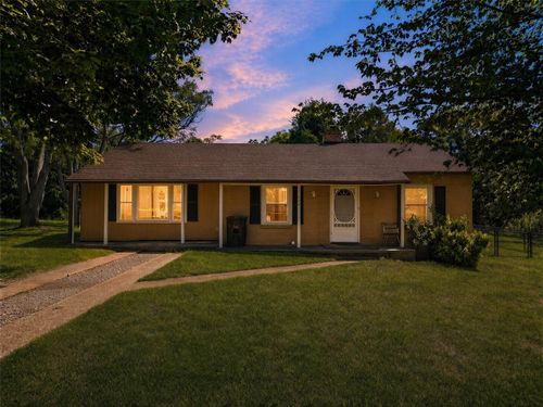 307 S Elm St, Pendleton, SC, 29670-1943 | Card Image