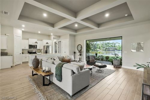 10071 Strike Ln, BONITA SPRINGS, FL, 34135-7781 | Card Image