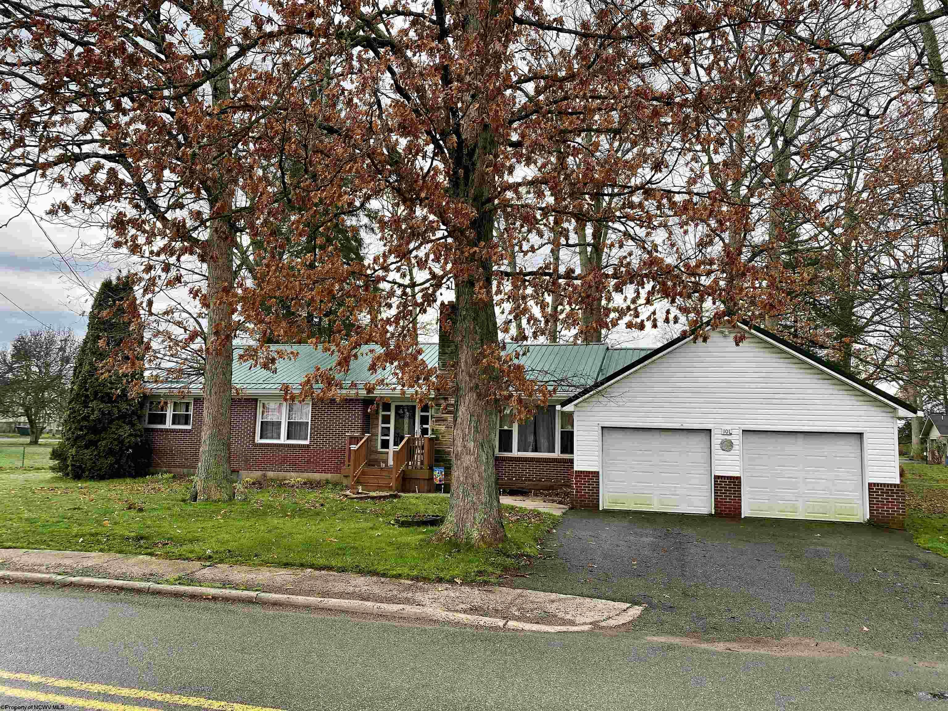 Wilson Ln, Elkins, WV 26241