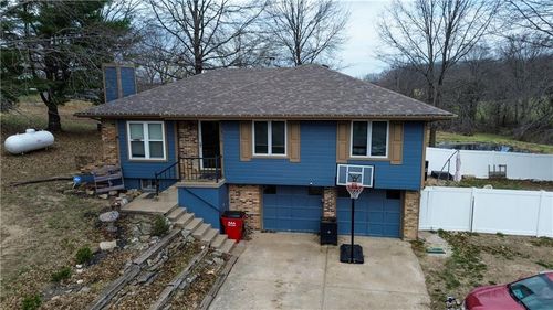 32910 E Oak Hill School Rd, Oak Grove, MO, 64075-7214 | Card Image
