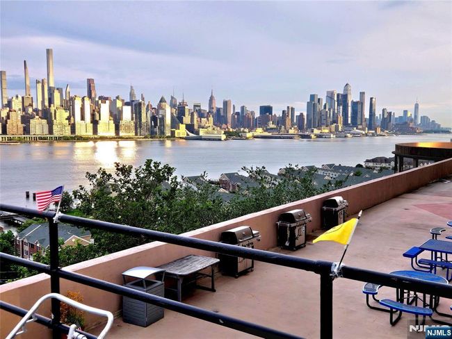 6600 Kennedy Blvd E, House attached with 4 bedrooms, 3 bathrooms and null parking in West New York NJ | Image 5