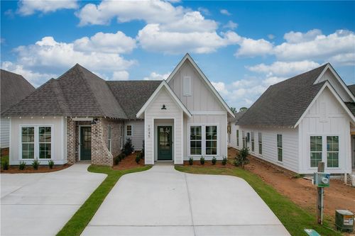 1045 Hunters Way, OPELIKA, AL, 36801-6649 | Card Image