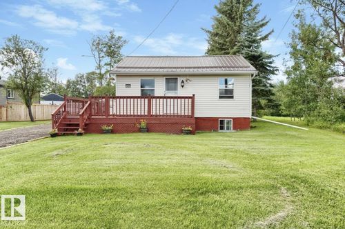 5409 45 St, Redwater, AB, T0A2W0 | Card Image