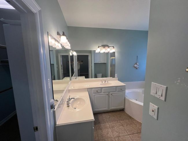 1155 Enclave Sq E, Townhouse with 4 bedrooms, 3 bathrooms and 2 parking in Houston TX | Image 20