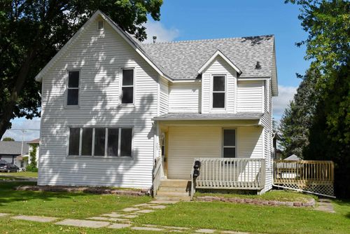 403 Maple St, Osage, IA, 50461-1128 | Card Image