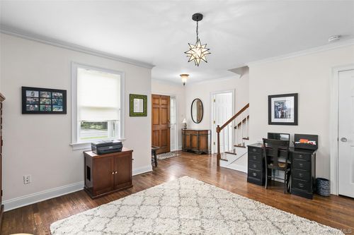8 Goldwin St, Rye, NY, 10580-3802 | Card Image
