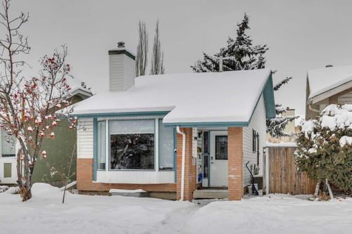 68 Woodglen Close Sw, Calgary, AB, T2W4N1 | Card Image
