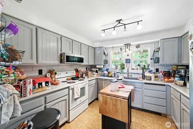970 E Bakerview Rd, House other with 3 bedrooms, 2 bathrooms and null parking in Bellingham WA | Image 8