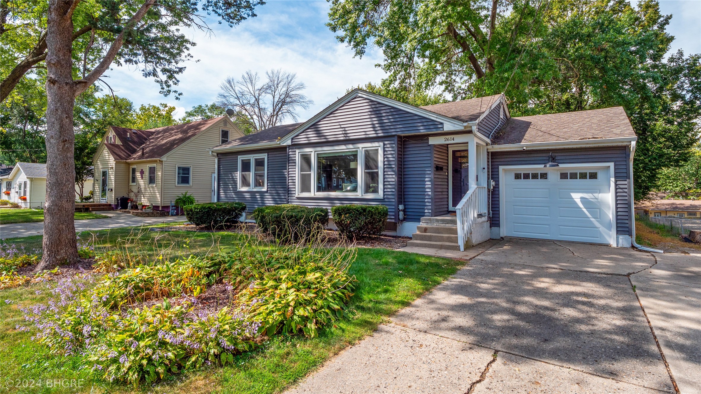 53rd St, Des Moines, IA 50310