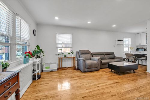 7617 251st St, Bellerose, NY, 11426-2603 | Card Image