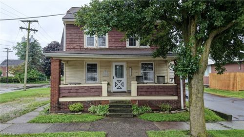 121 2nd St Se, Brewster, OH, 44613-1223 | Card Image