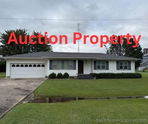 102 W Cowley St, Chouteau, OK, 74337-3266 | Card Image