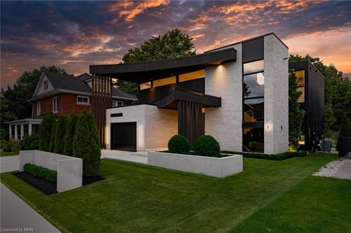 1135 Balfour St, Fenwick, ON, L0S1C0 | Card Image