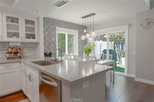 m-543 Victoria St, Costa Mesa, CA, 92627-5819 | Card Image
