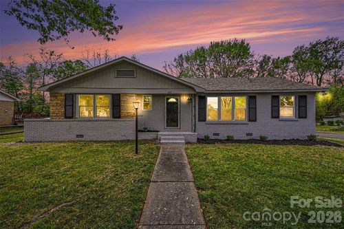 2917 Dalecrest Dr, Charlotte, NC, 28269-4723 | Card Image