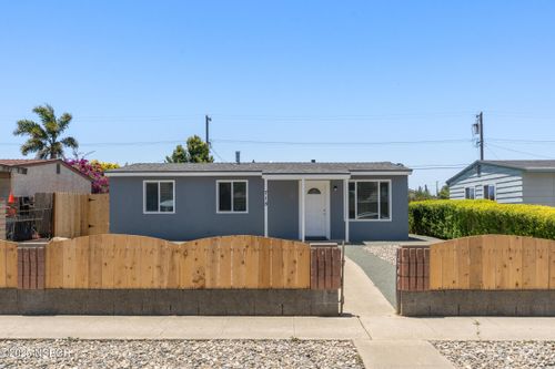 715 N 3rd St, Lompoc, CA, 93436-4729 | Card Image