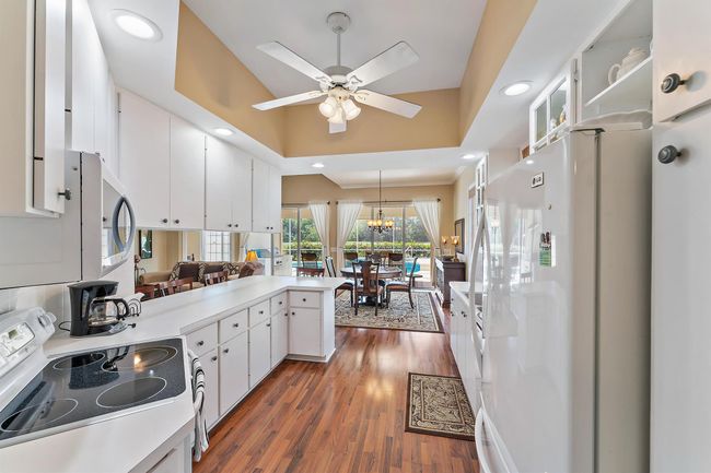 8485 Se Palm Hammock Ln, House other with 3 bedrooms, 3 bathrooms and null parking in Hobe Sound FL | Image 9