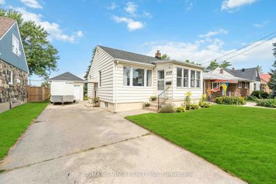 339 Park Ave, House other with 2 bedrooms, 1 bathrooms and 4 parking in Sarnia ON | Image 1