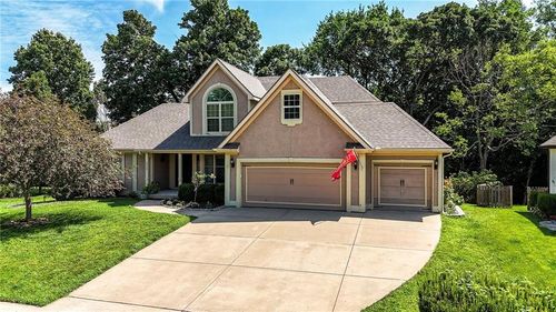 6235 N Forest Dr, Parkville, MO, 64152 | Card Image