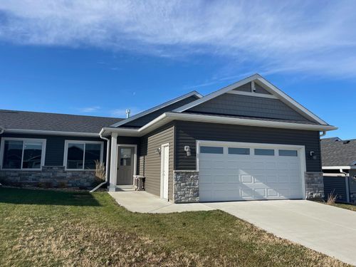 890 Tall Grass Ct, Wanamingo, MN, 55983-2803 | Card Image