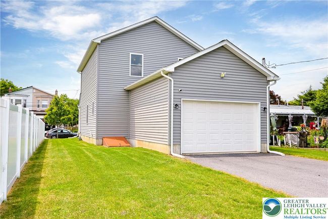 721 7 Th St, House other with 3 bedrooms, 3 bathrooms and null parking in Whitehall PA | Image 45