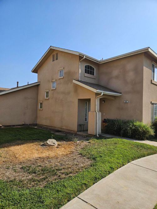 348 N Los Angeles St, Tulare, CA, 93274-3518 | Card Image