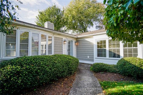 6 Tryon Ave, Rumford, RI, 02916-1834 | Card Image