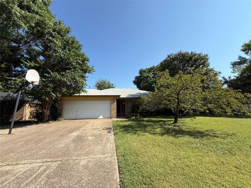 1809 Prince Dr, Benbrook, TX, 76126-3907 | Card Image
