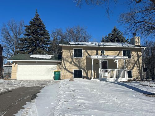 8108 N College Park Dr, Brooklyn Park, MN, 55445-2464 | Card Image