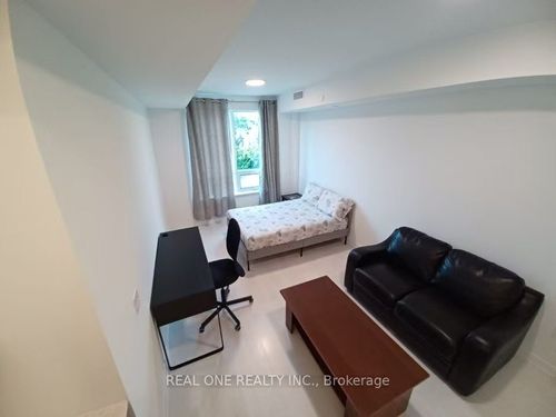 409-415 Main St W, Hamilton, ON, L8P1K5 | Card Image