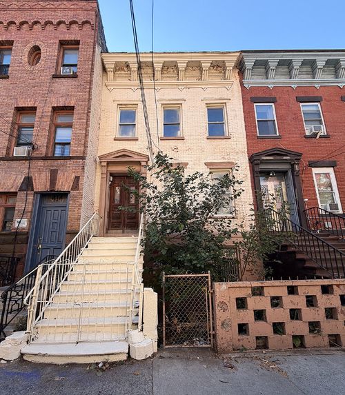412 E 136th St, Bronx, NY, 10454-4002 | Card Image