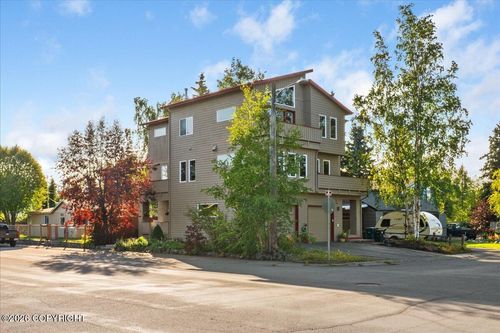 2-1401 Latouche St, Anchorage, AK, 99501-5526 | Card Image