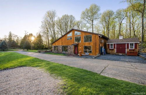 27 Spice Hill Rd, Croton-On-Hudson, NY, 10520-1130 | Card Image