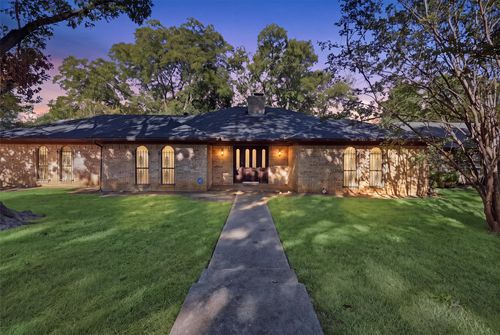 6437 Suncrest Ct, North Richland Hills, TX, 76180-8065 | Card Image