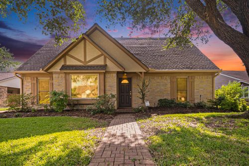 302 Lochnell Dr, Houston, TX, 77062-2515 | Card Image