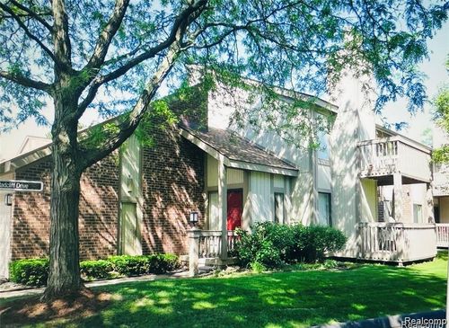 7490 S Brynmawr Ct, West Bloomfield, MI, 48322 | Card Image