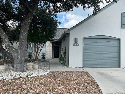2025 Balmoral Dr, Kerrville, TX, 78028-2770 | Card Image