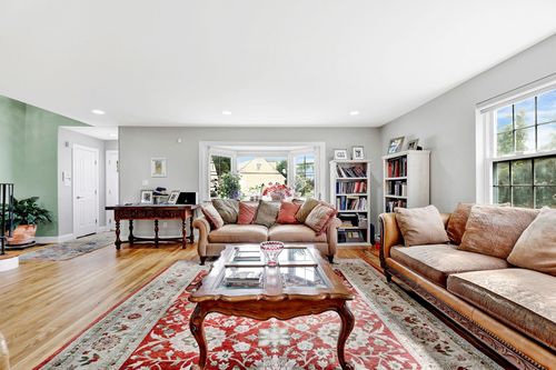 97 Burnham Ave, Roslyn Heights, NY, 11577-1932 | Card Image