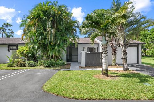 92 Conaskonk Cir, Royal Palm Beach, FL, 33411-8222 | Card Image