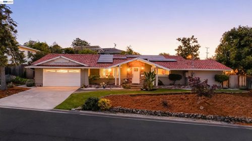 2617 Lancaster Rd, Hayward, CA, 94542-1217 | Card Image