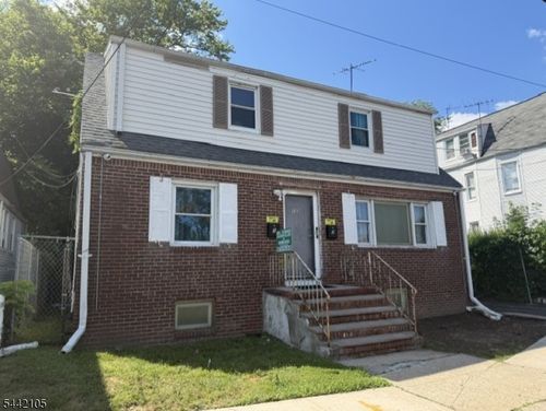 105 Western Pkwy, Irvington, NJ, 07111-2717 | Card Image