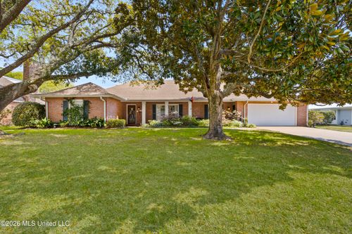230-230 Southern Cir, Gulfport, MS, 39507-1535 | Card Image
